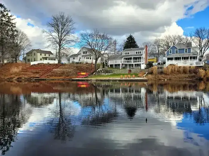 Waterfront homes along the Connecticut shoreline near Madison CT